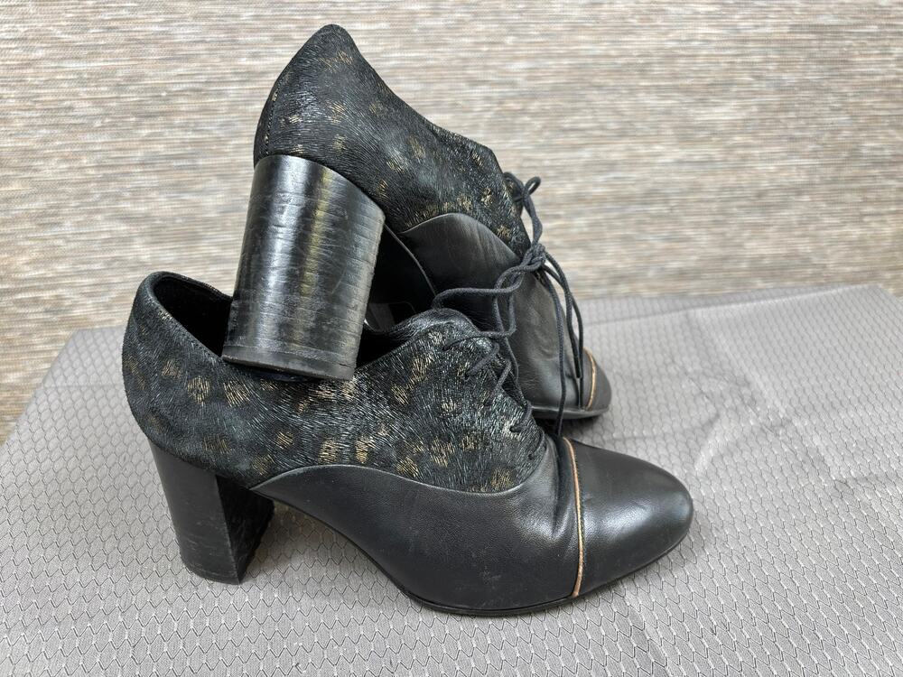 Eram Shoes Womens Size 8.5 Black Leather Lace Up Cap Toe Block Heel Pumps